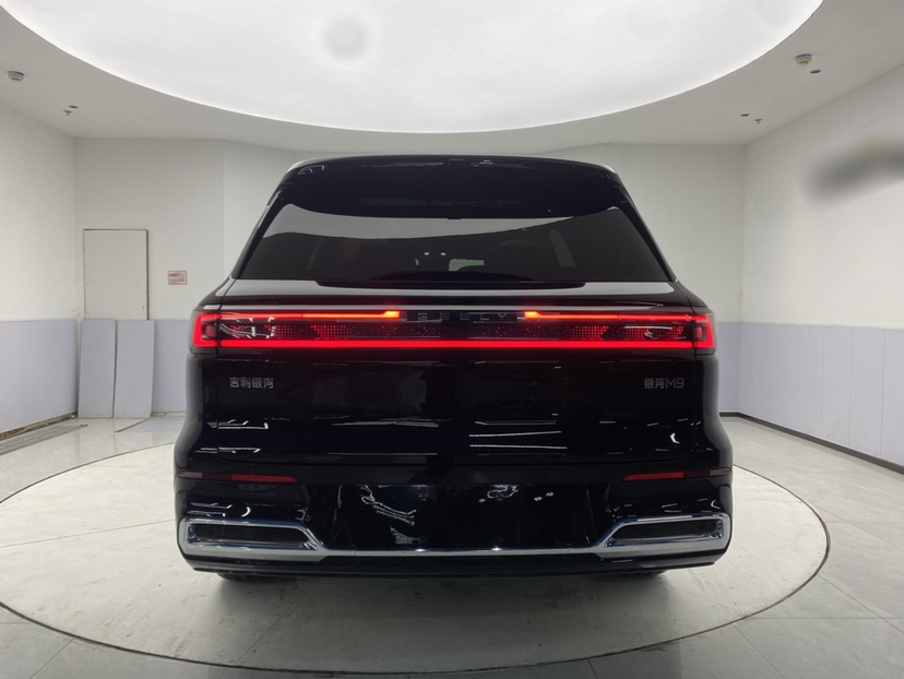 Geely Galaxy M9 2025 Model 210km Four-Wheel-Drive Leading Edition — снимка 15