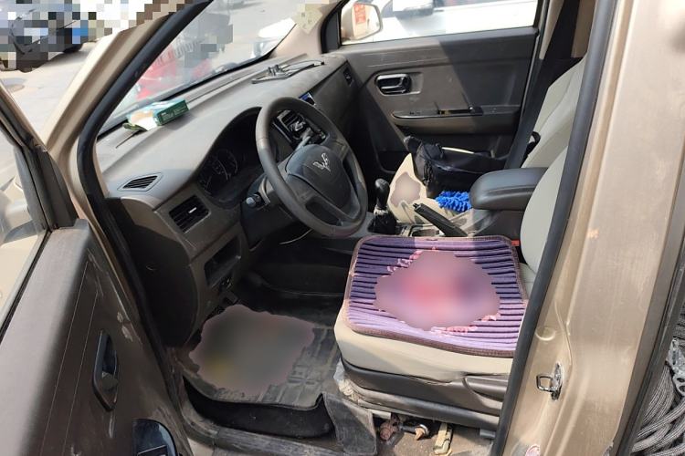 Used Wuling Rongguang V 2016 1.5L Standard Version