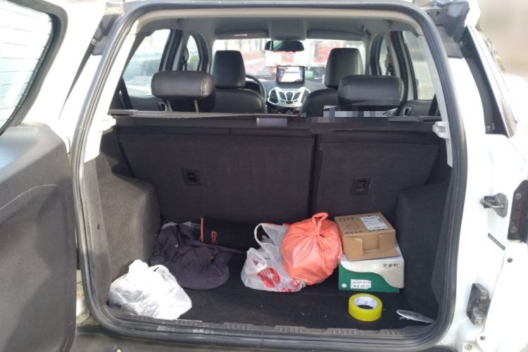 Used Ford EcoSport 2013 1.5L Manual Fashion Model Trunk