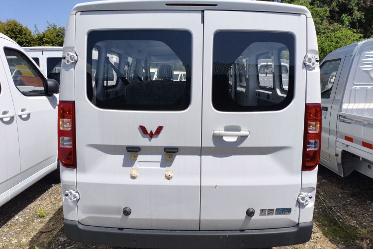 Used Wuling Yangguang 2025 Model 400km Bus Edition—Comfort Edition Rear