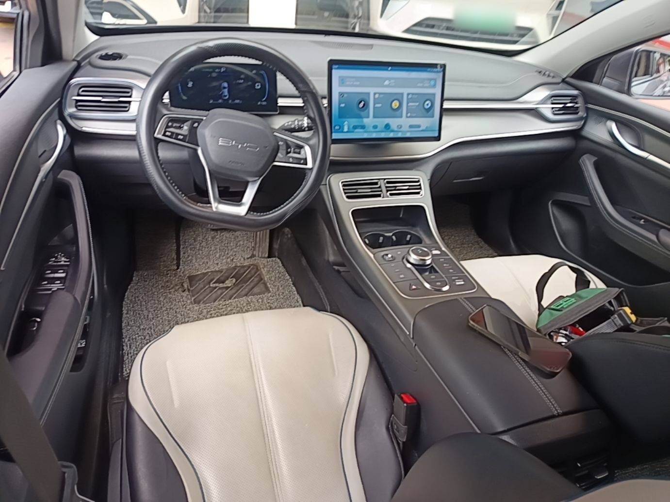 BYD Destroyer 05 2023 Champion Edition DM-i 55KM Luxury Model — снимка 19