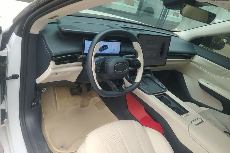 Used Lynk & Co 07 2024 EM-P 126 Long-Range Halo
