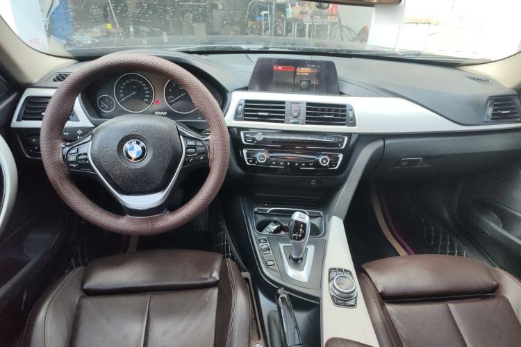 Used BMW 3 Series 2017 318i Fashion Model
