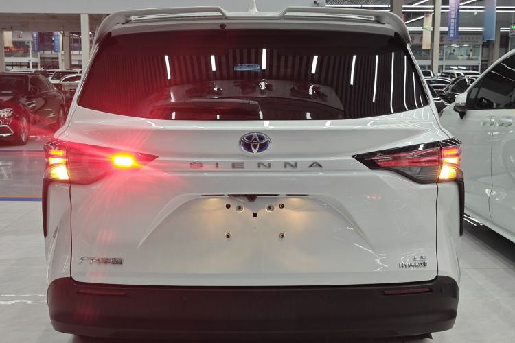 Used Toyota SIENNA 2023 2.5L Hybrid Comfort Edition Rear