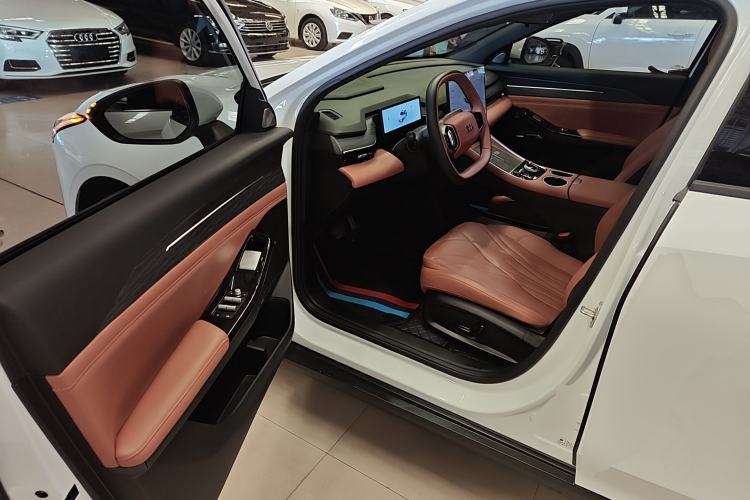 Used Geely Galaxy L6 2025 EM-i 140km Explorer+ Edition
