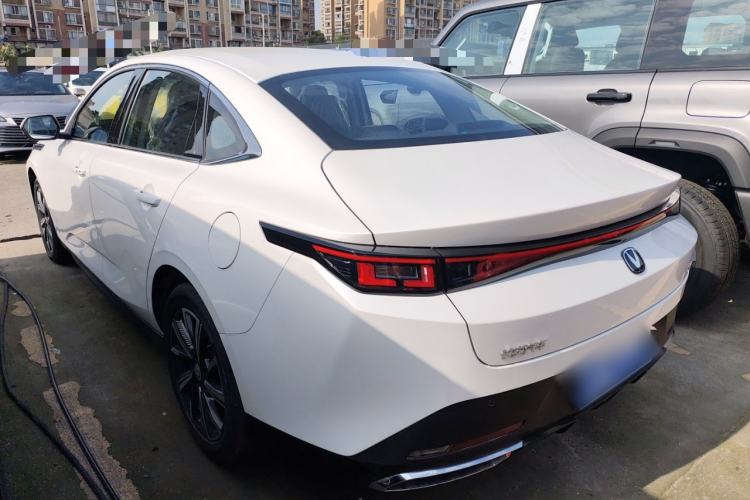 Used CHANGAN Eado 2025 Blue Whale 1.5T 500Bar Prestige Model
