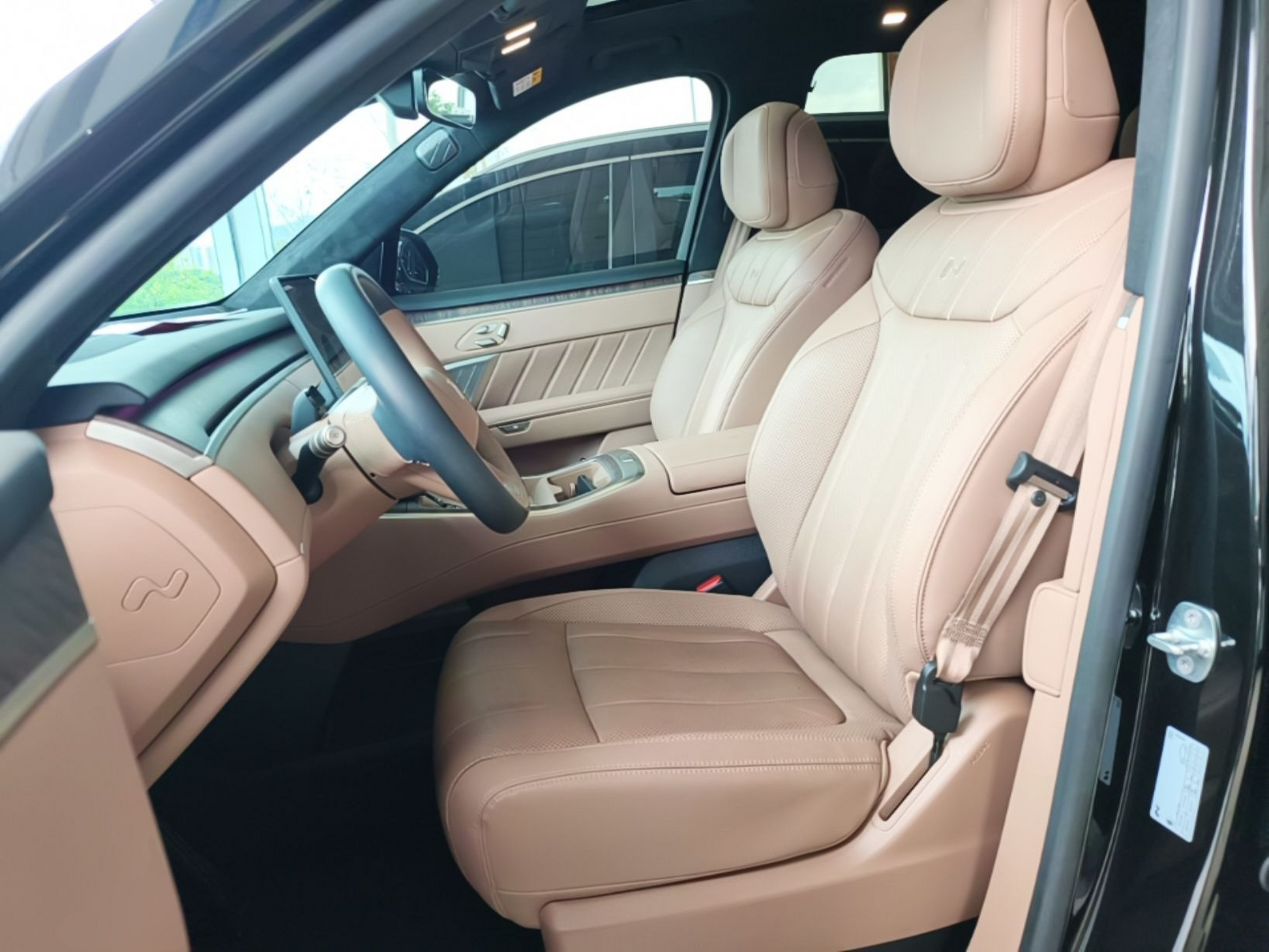 Vordere Reihe im Auto