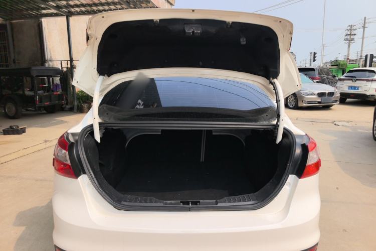 Used Ford Focus 2012 Sedan 1.6L Automatic Comfort Model Trunk