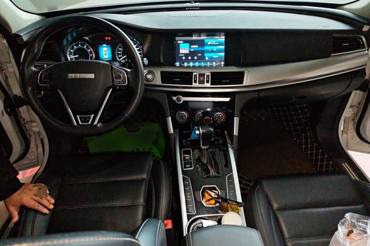 Used Haval H7 2019 2.0T Enjoyment Model China VI Standard Center Console