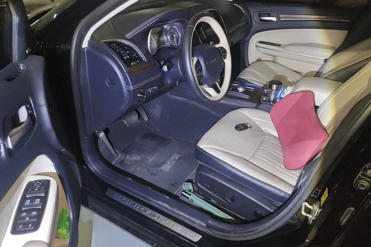 Used Chrysler 300C 2016 3.0L Supreme Edition