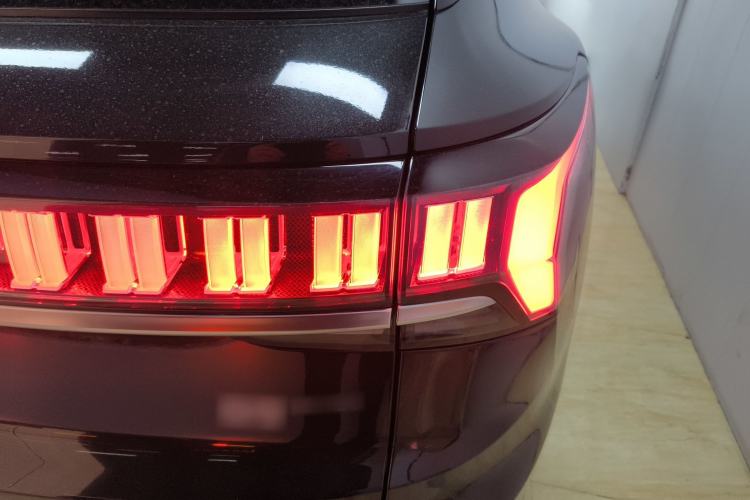 Used Lynk & Co 09 2024 2.0T Four-Wheel Drive Sport Edition Five Seats Right Rear Taillight