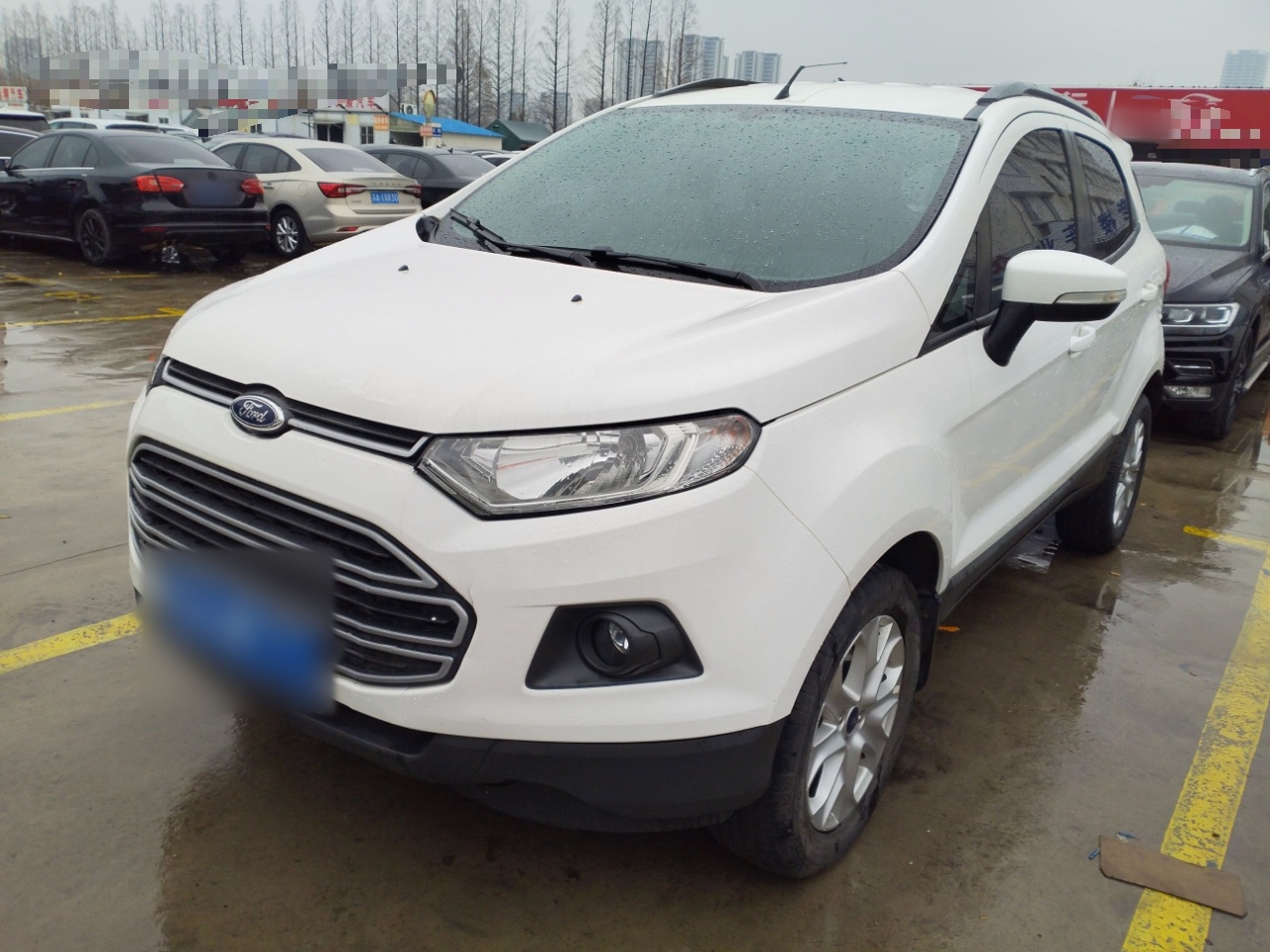 Под передней частью автомобиля