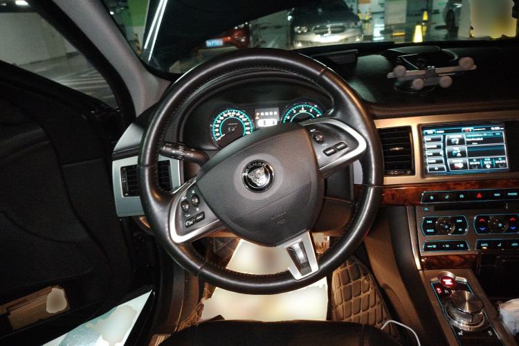 Used Jaguar XF 2015 XF 2.0T Prestige Edition Steering Wheel