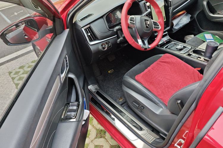 Used Roewe i6 New Energy 2017 45T Hybrid Connective Smart Luxury Edition Driver Seat