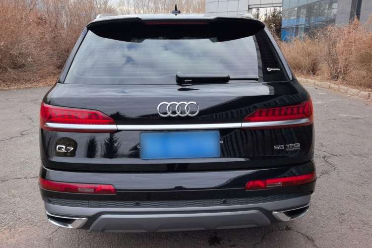 Used Audi Q7 2022 55 TFSI quattro S line Sport model