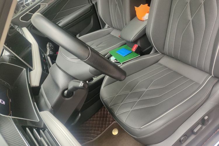 Used Volkswagen Tiguan L 2022 330TSI Automatic Two-Wheel Drive R-Line Enhanced Edition Left Front Seat