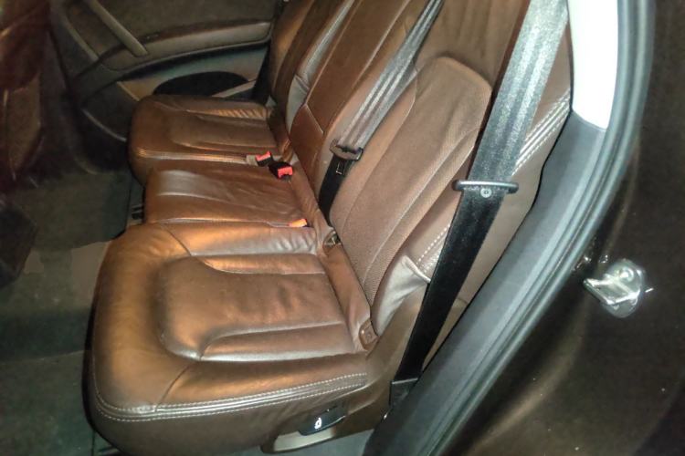 Used Audi Q7 2014 35 TFSI Ambition Edition Left Rear Seat