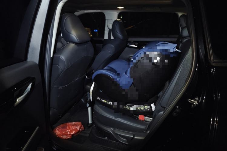 Used Toyota Highlander 2022 Dual-Engine 2.5L Four-Wheel Drive Prestige Version 7 Seats Interior 4