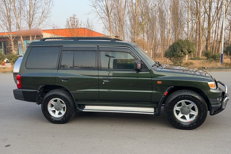 Used Leopaard Q6 2014 2.4L Two-Wheel Drive Version
