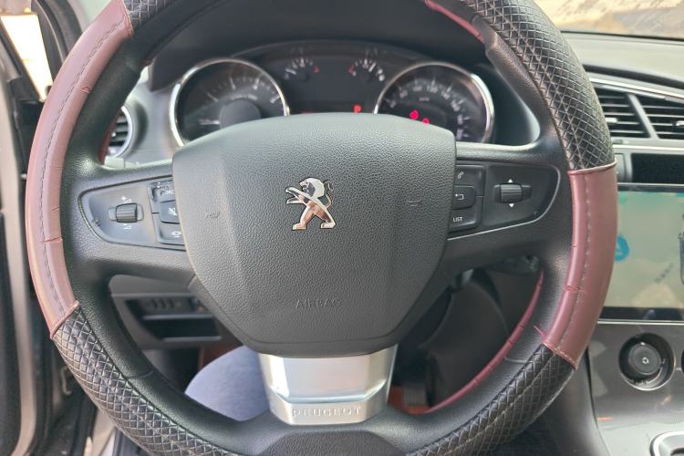 Used Peugeot 3008 2016 1.6THP Automatic Classic Edition Steering Wheel