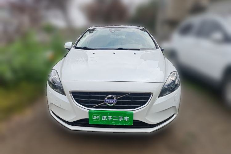 Used Volvo V40 2015 1.6T Zhiyi Edition
