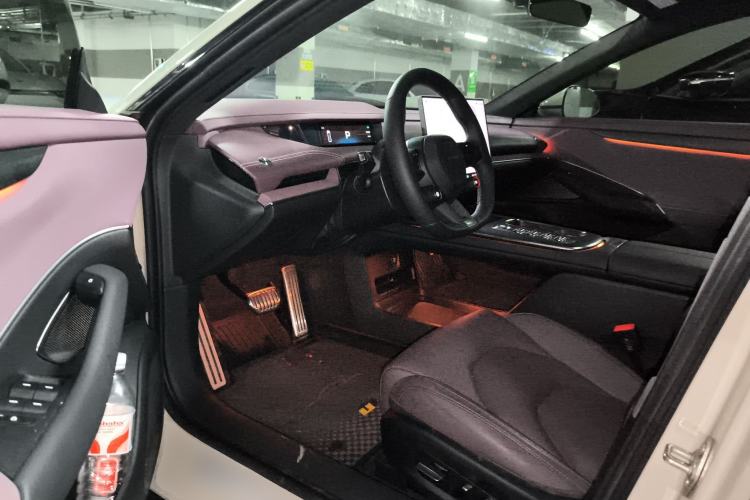 Used Xiaomi Auto SU7 2024 Four-Wheel Drive Ultra-Long Range Advanced Intelligent Driving Max Edition