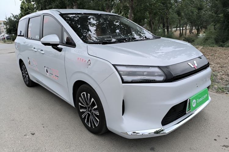 Used Wuling Starlight 730 2025 Model Pure Electric 500km Luxury Edition
