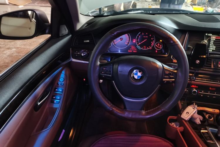 Used BMW 5 Series 2014 528Li Leading Model Steering Wheel