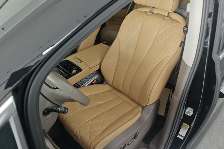 Used Denza D9 2022 DM-i 970 Four-Wheel Drive Prestige Model Left Front Seat