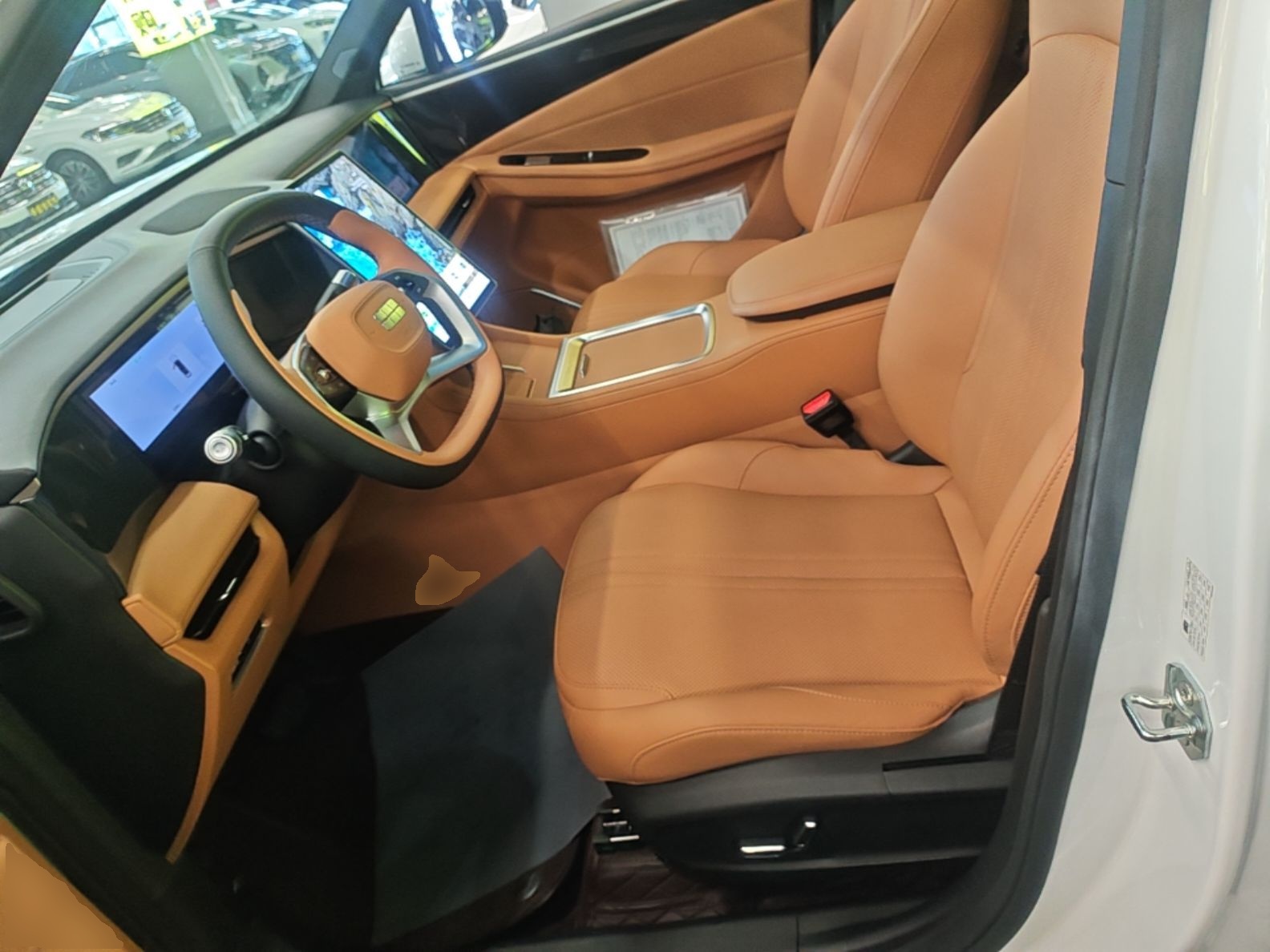 Geely Galaxy L7 2025 EM-i 115km Exploration Edition — снимка 17