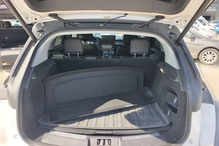 Used Lincoln Corsair 2021 2.0T Two-Wheel Drive Deluxe Edition Trunk