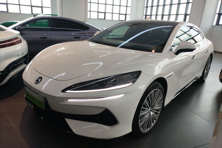 Used Denza Z9 2024 1100 km All-Wheel-Drive Ultra Version