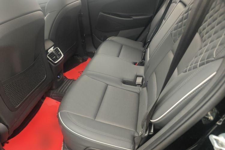 Used Hyundai Tucson 2019 280TGDi Dual-Clutch Two-Wheel Drive Fashion Edition China VI Standard Left Rear Seat