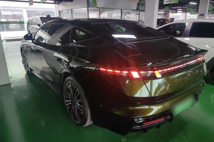 Used Lynk & Co Lynk & Co 10 EM-P 2025 Model 240 All-Wheel Drive Ultra—Sport Edition