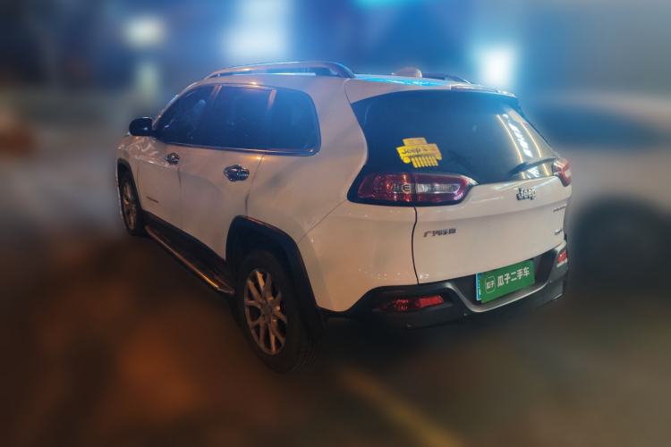 Used Jeep Cherokee 2016 2.4L Leading Smart Version
