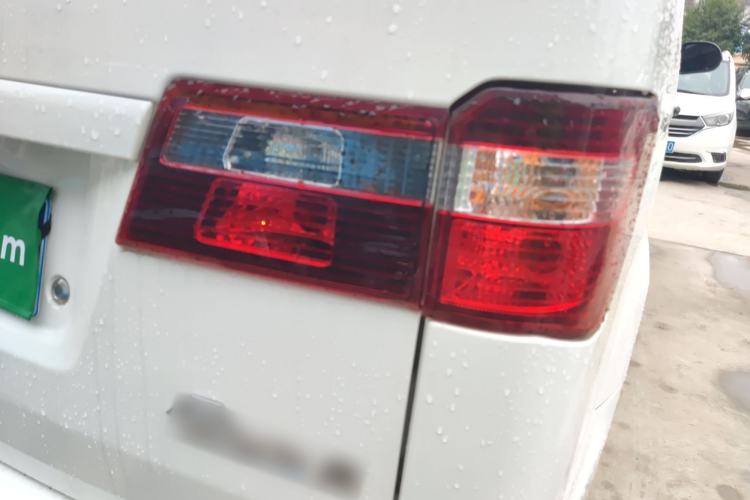 Used Jinbei Gold Hiace M Classic 2023 1.5L Engineering Lion Passenger Vehicle 5/6/7 Seats