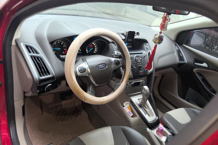 Used Ford Focus 2012 Hatchback 1.6L Automatic Fashion Edition
