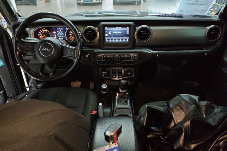 Used Jeep Wrangler 2018 2.0T Sahara Two-Door Edition