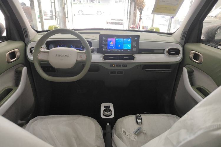 Used Geely Auto Panda 2025 210km Panda Rider
