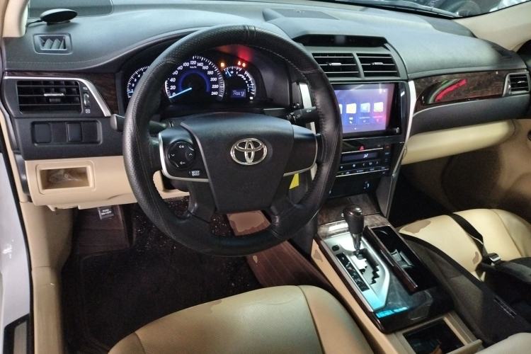 Used Toyota Camry 2015 2.0G Premier Edition