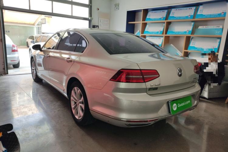 Used Volkswagen Magotan 2017 330TSI DSG Luxury Model Rear Left 45 Deg