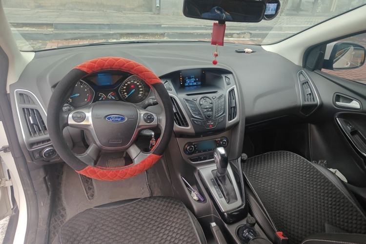 Used Ford Focus 2012 Sedan 1.6L Automatic Fashion Edition
