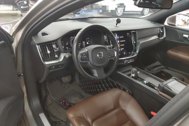 Used Volvo S60 2022 B4 Zhiyi Luxury Edition