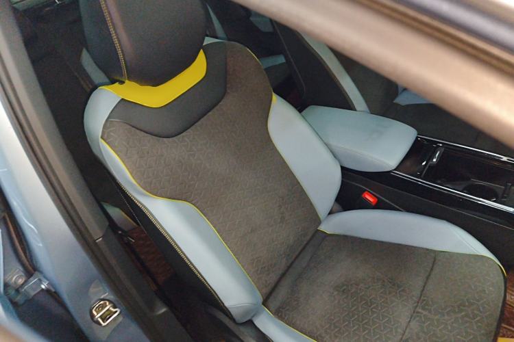 Used Volkswagen ID.4 X 2021 Pro Smart Long-Range Edition Right Front Seat