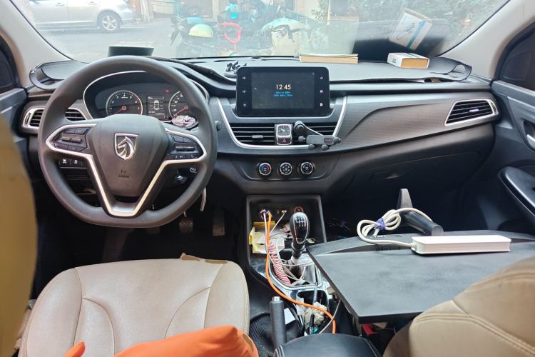 Used Baojun 730 2019 1.5L Manual Fashion Model 7-seater National V
