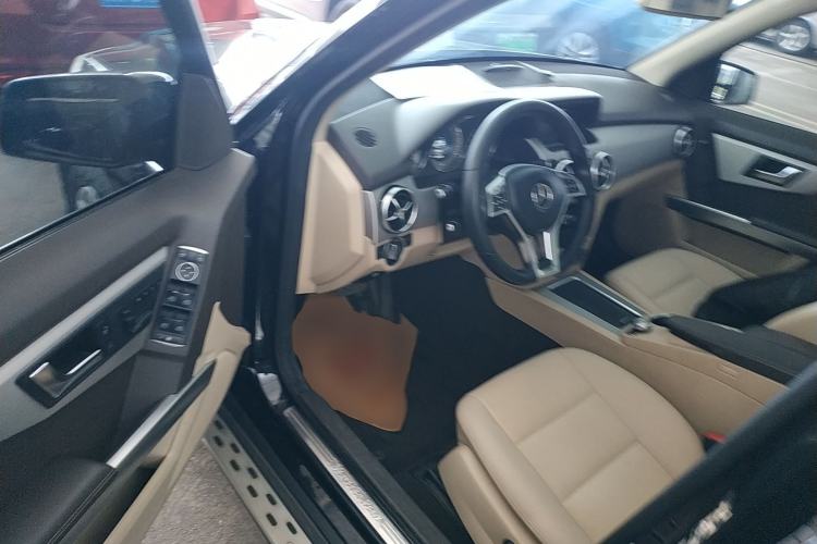 Used Mercedes-Benz GLK-Class 2015 GLK 260 4MATIC Dynamic Edition Ultimate Version Left Front Seat