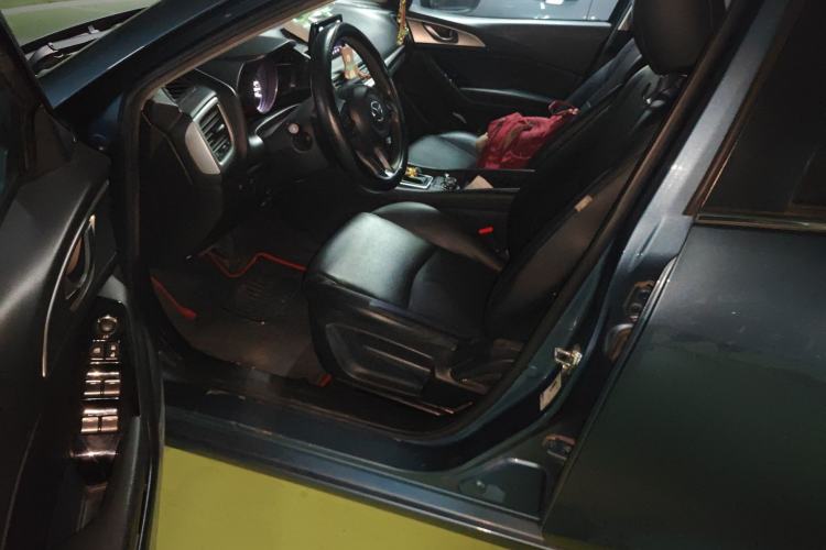 Used Mazda 3 Axela 2019 Cloud-Controlled Sedan 1.5L Automatic Luxury Model China VI Standard Driver Seat