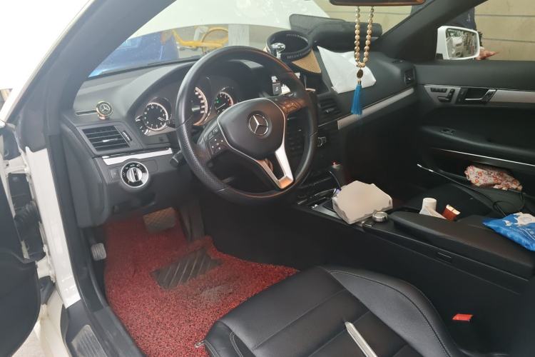 Used Mercedes-Benz E-Class 2012 E 200 CGI Coupe Center Console