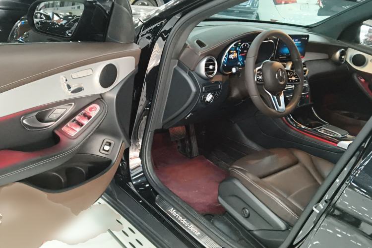 Used Mercedes-Benz GLC 2022 Refreshed GLC 260 L 4MATIC Dynamic Edition Driver Seat