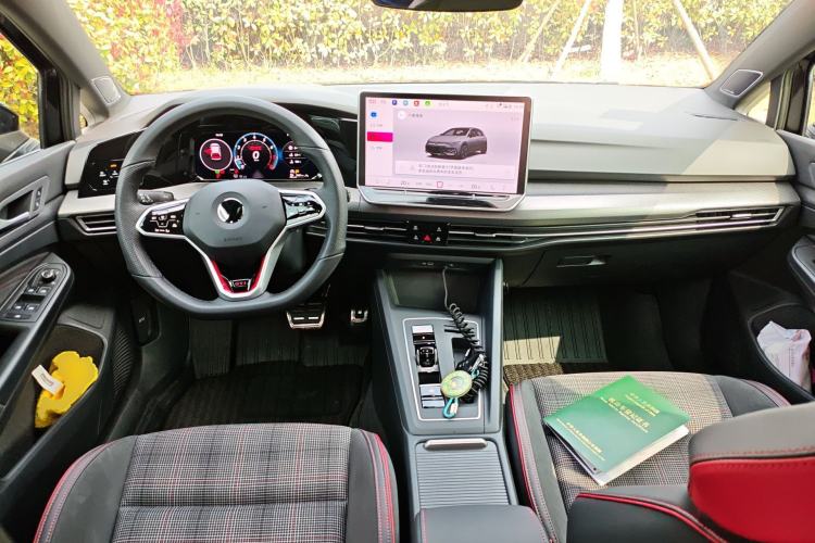 Used Volkswagen Golf GTI 2025 380TSI DSG GTI Center Console